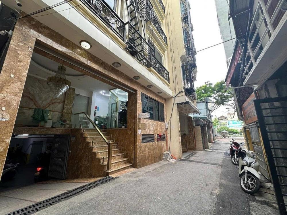 Bán nhà Võ Chí Công 7 tầng, 35.2m2, mặt tiền rộng, gần phố - Giá 10.5 tỷ