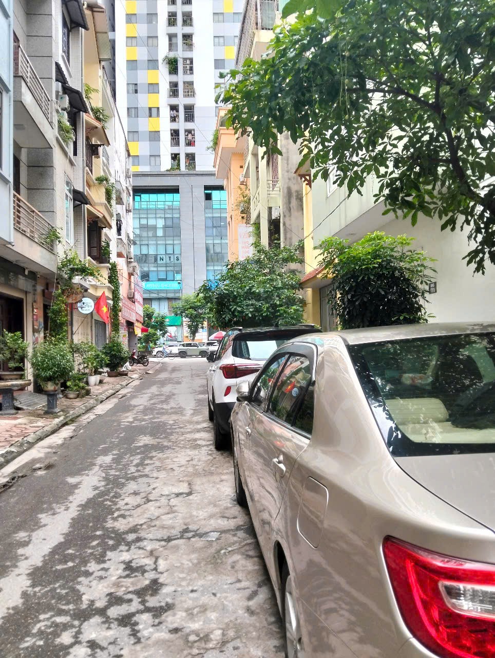 Bán nhà mặt phố Láng Hạ, 6 tầng, thang máy, lô góc, KD 37tr/tháng