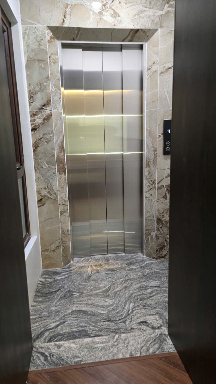 Bán nhà Trần Duy Hưng 5 tầng thang máy - Vị trí VIP, Đầu tư Sinh Lời