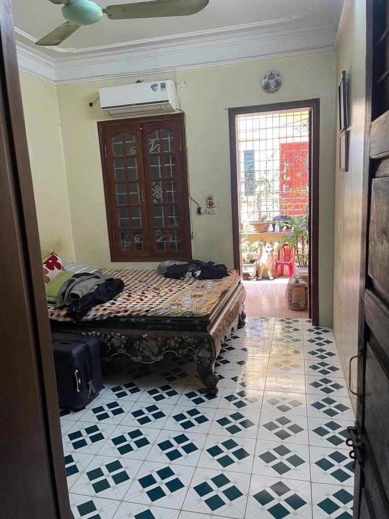 Bán nhà phân lô Cầu Giấy 52m2, 3 tầng, ô tô tải đỗ cửa, ngõ thông thoáng