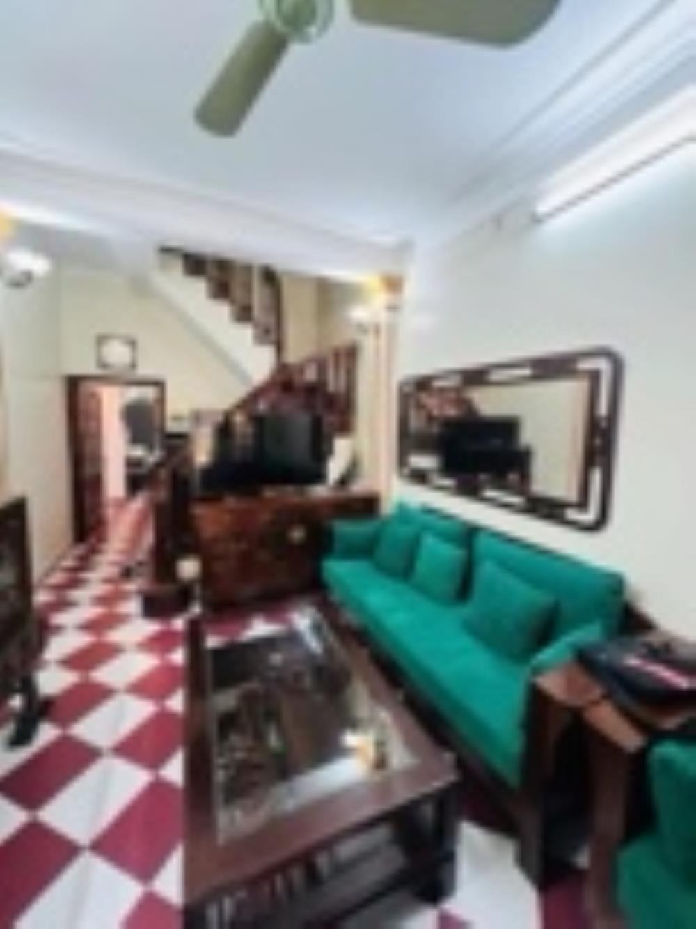 Bán nhà phân lô Cầu Giấy 52m2, 3 tầng, ô tô tải đỗ cửa, ngõ thông thoáng