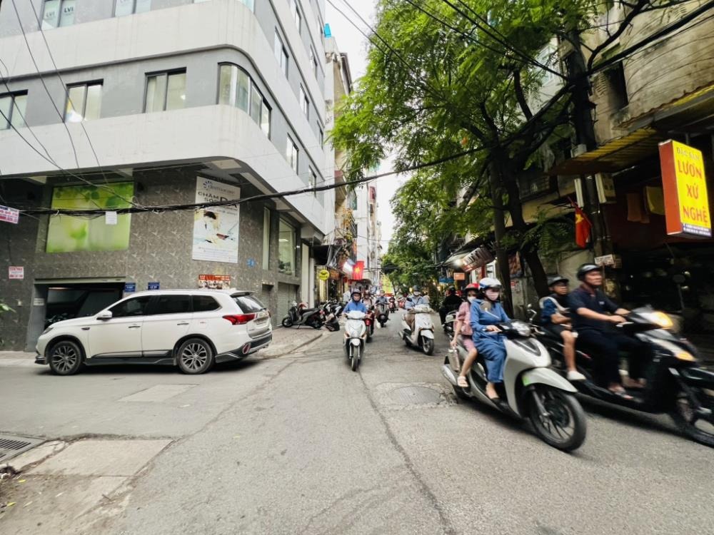 Bán nhà Huỳnh Thúc Kháng - Phân Lô - Kinh Doanh Sầm Uất - 43m2, 5 Tầng