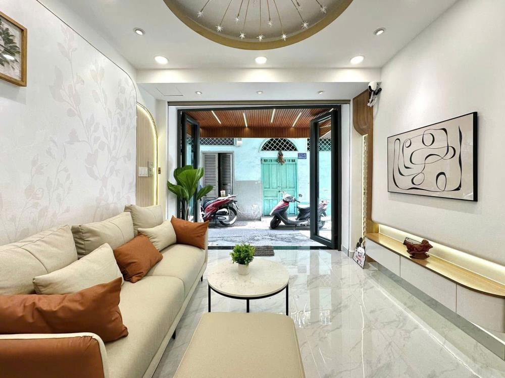Bán nhà đường Lê Văn Lương, Quận 7 - 180m2, 6.5 tỷ - Vị trí đẹp, tiện ích đầy đủ