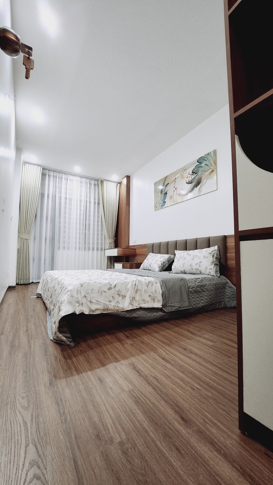 Bán nhà phố Hào Nam, Đống Đa - Full Nội Thất, Vị Trí Đẹp