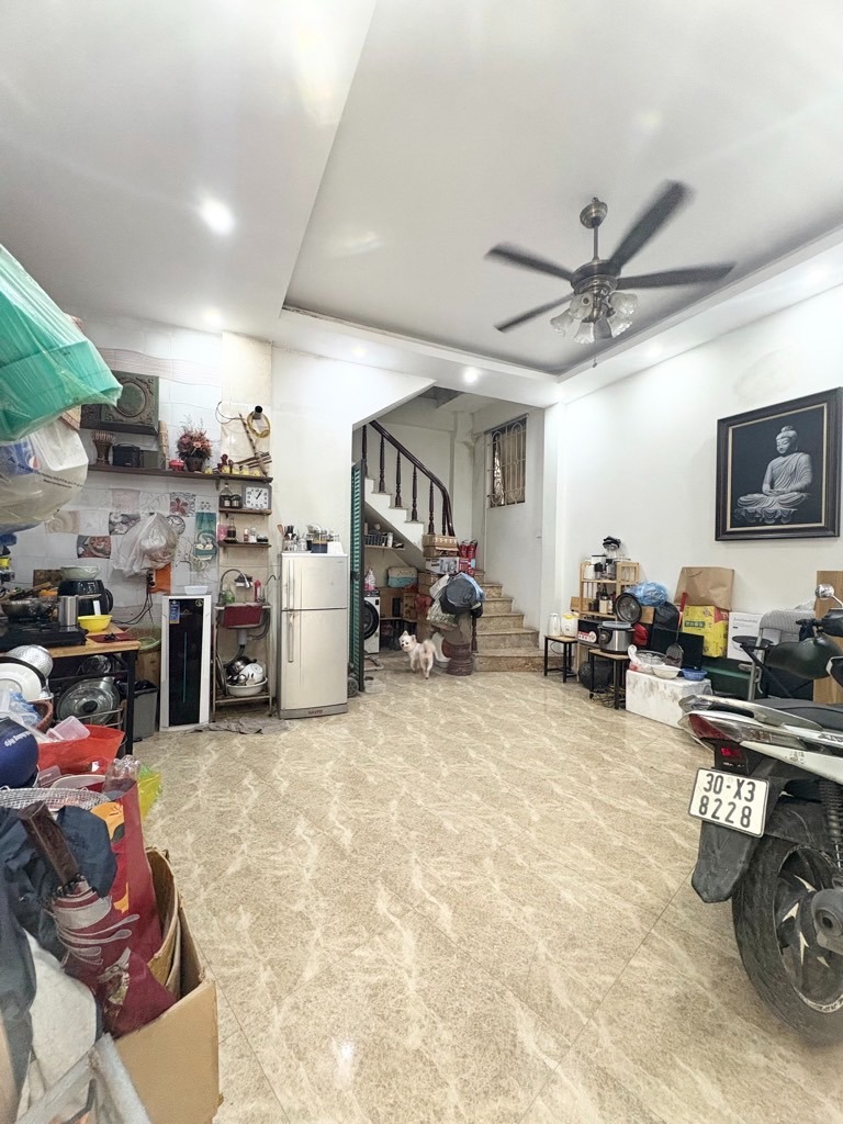 Nhà phố Kim Mã - Vị trí đẹp, 5 tầng, 7.6 tỷ