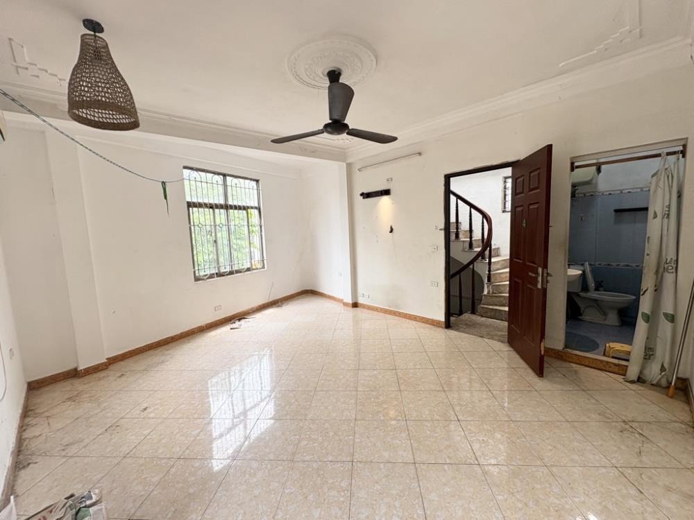 Nhà phố Kim Mã - Vị trí đẹp, 5 tầng, 7.6 tỷ