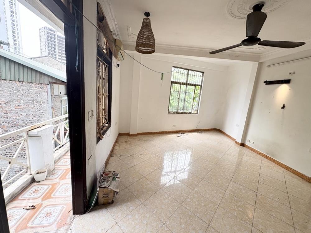 Nhà phố Kim Mã - Vị trí đẹp, 5 tầng, 7.6 tỷ