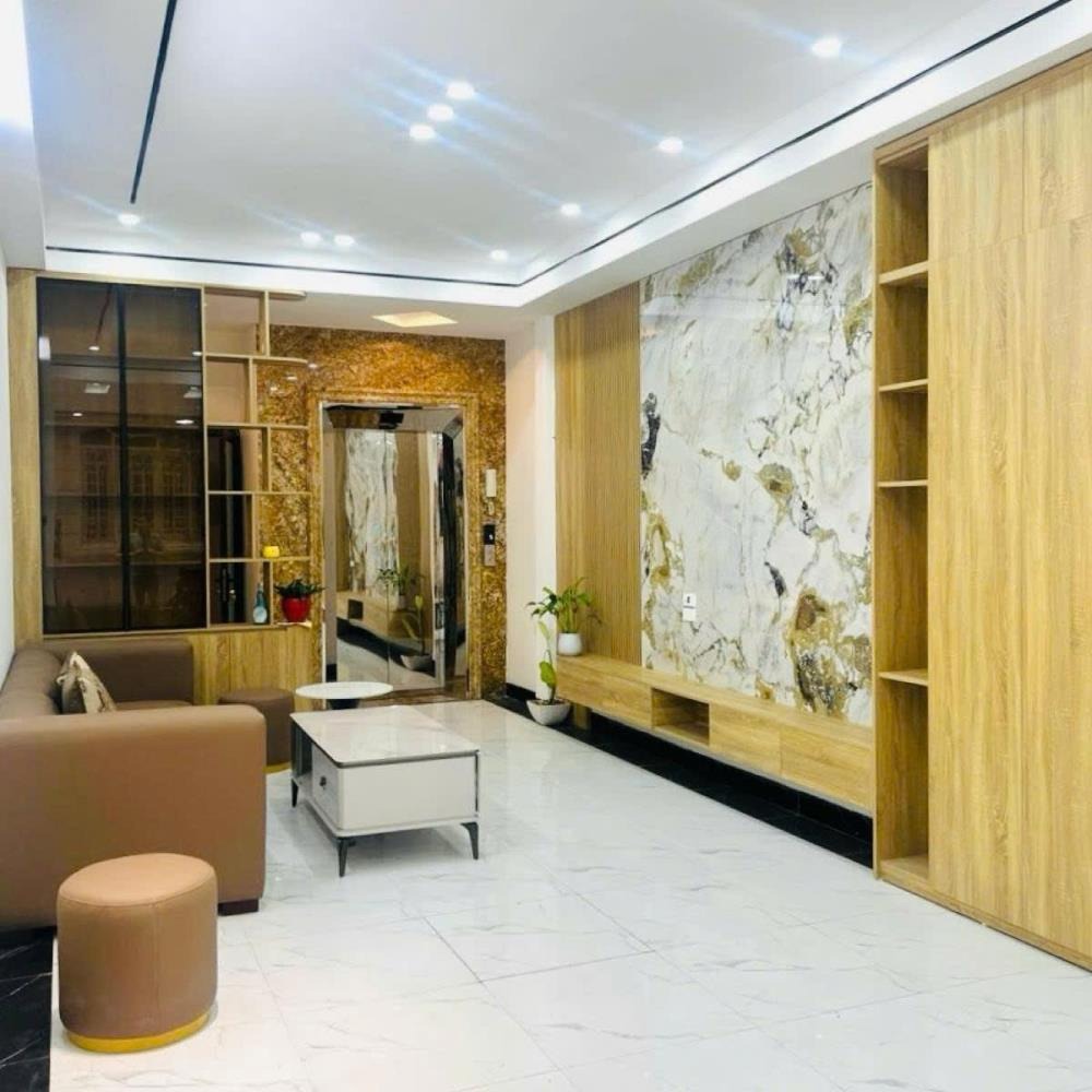 Nhà Phùng Chí Kiên 6 Tầng Thang Máy, Ô Tô Đỗ Cửa, Dân Cấp Cao
