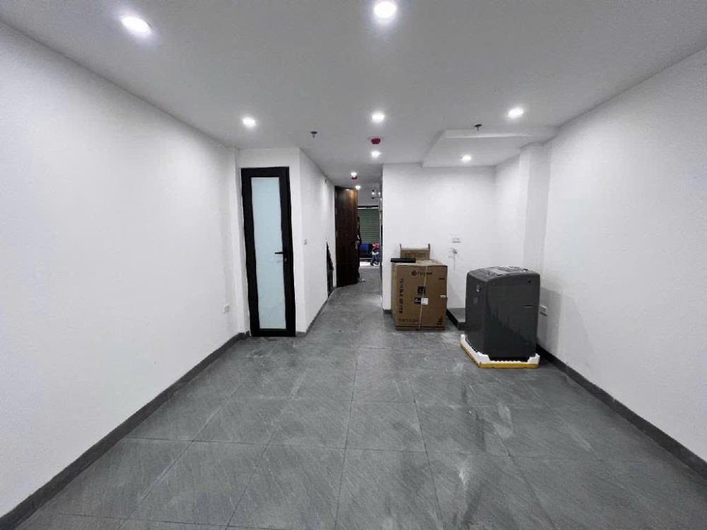 Bán Gấp Căn Hộ Dịch Vụ 6 Tầng, Hoàng Quốc Việt - Dòng Tiền 600Tr/Năm