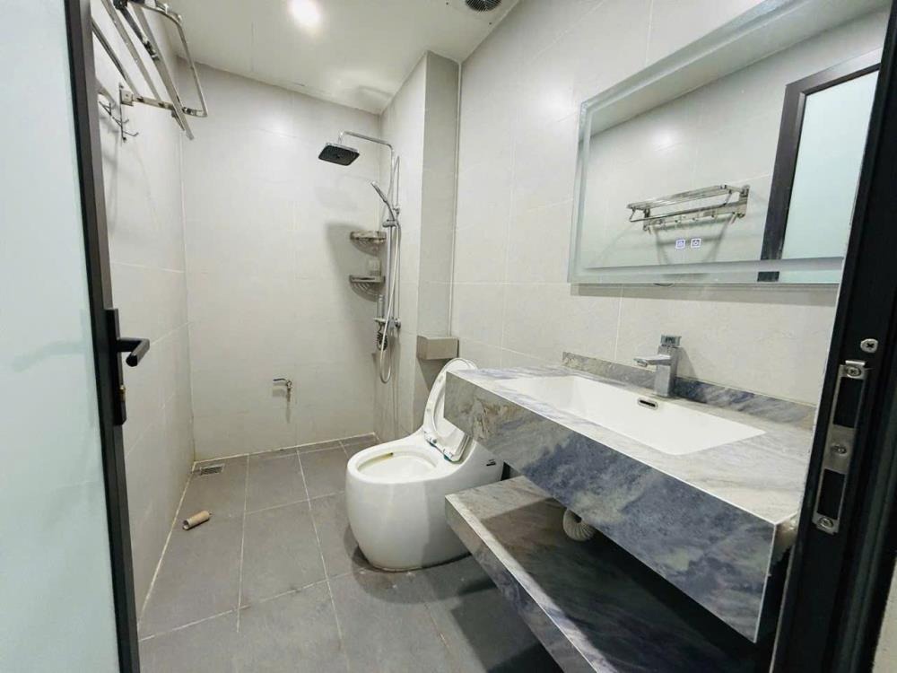 Bán Gấp Căn Hộ Dịch Vụ 6 Tầng, Hoàng Quốc Việt - Dòng Tiền 600Tr/Năm