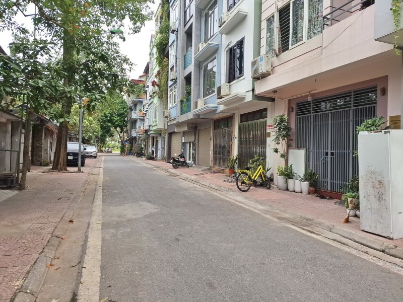 Bán Nhà Tư Đình, Long Biên: 3 Tầng, 198m², Mặt Tiền 5.6m, Oto Tránh Nhỉnh 37 Tỷ