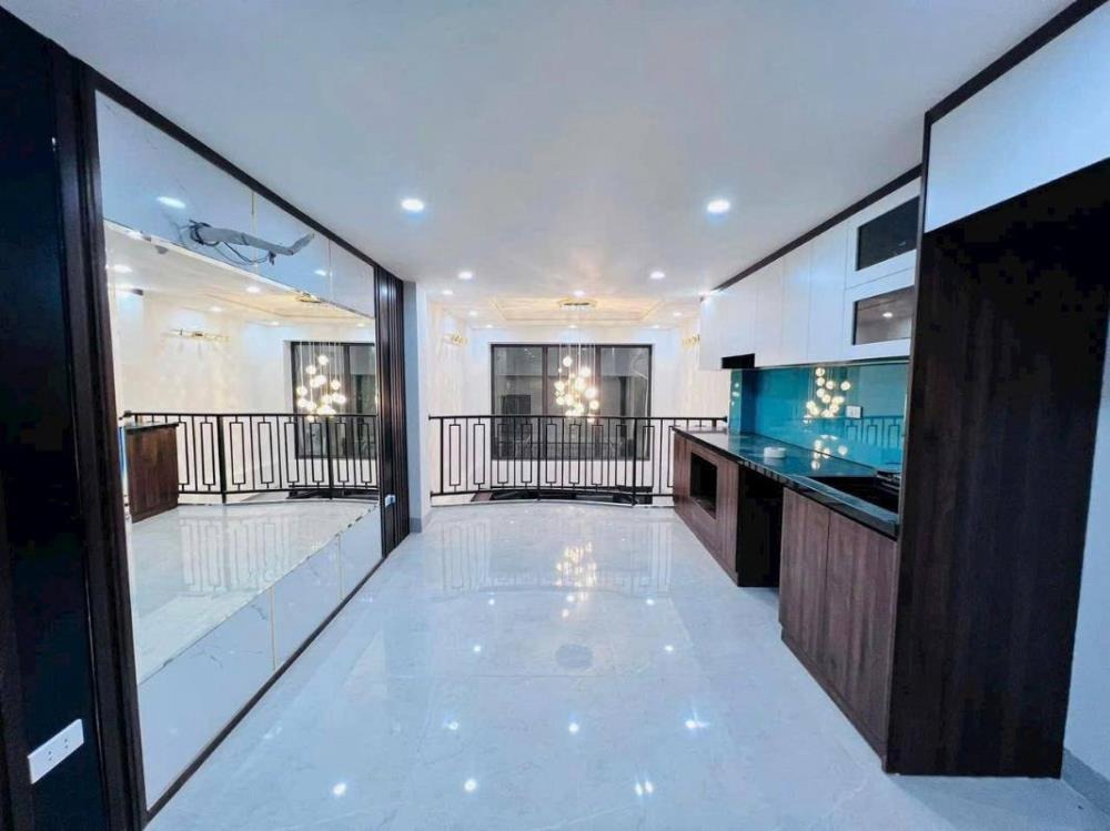 Căn hộ 10 tỷ tại Ngã Tư Sở, 45m2, 6 Tầng, Nội Thất Full