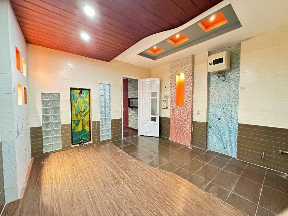 Bán nhà Dương Quảng Hàm, Cầu Giấy: 70m2, 7 tầng, giá 13.8 tỷ - Vị trí đẹp, tiềm năng lớn