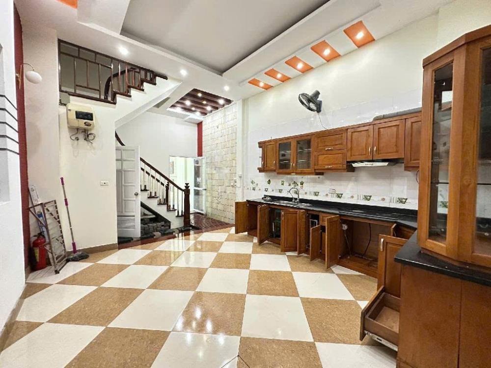 Bán nhà Dương Quảng Hàm, Cầu Giấy: 70m2, 7 tầng, giá 13.8 tỷ - Vị trí đẹp, tiềm năng lớn