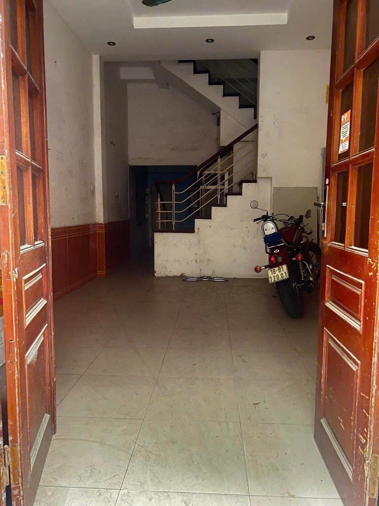 Bán nhà Dương Quảng Hàm, Cầu Giấy: 70m2, 7 tầng, giá 13.8 tỷ - Vị trí đẹp, tiềm năng lớn