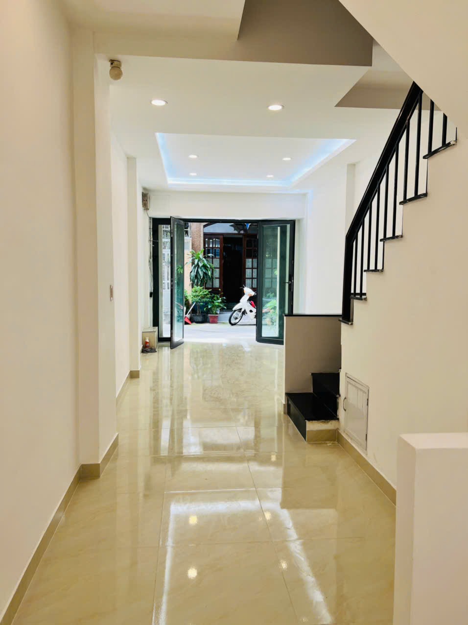 Bán Nhà HXH Đường Ba Tháng Hai, Quận 10 - Vị Trí Đắc Địa, Giá Tốt