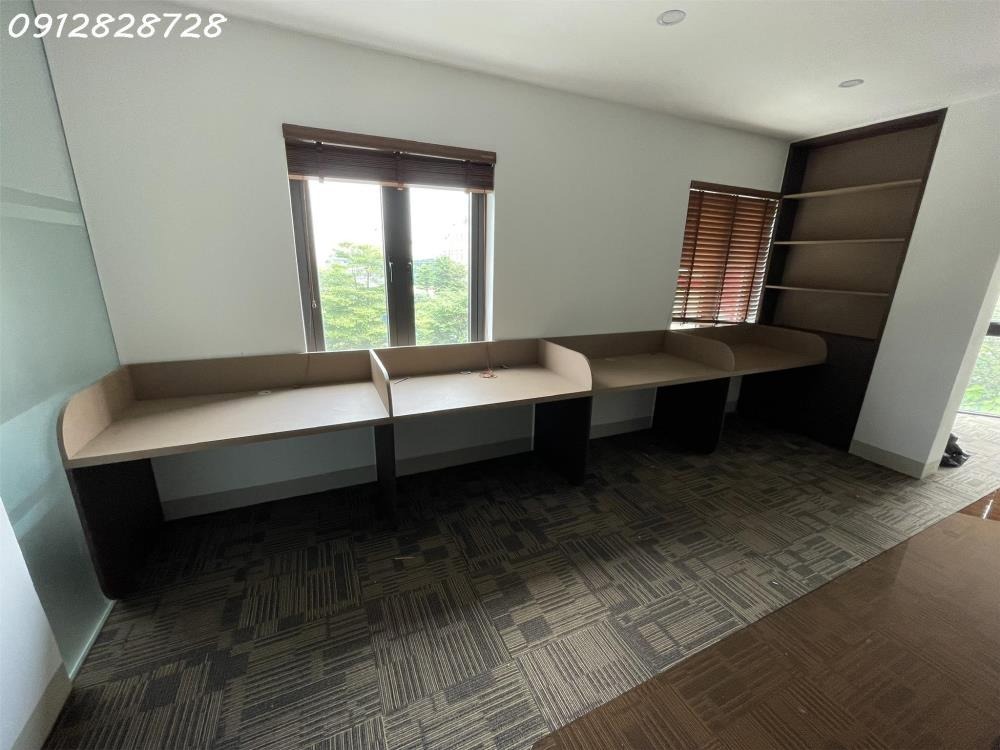 Cho Thuê Biệt Thự Nguyễn Xiển 120m², 5 Tầng, Thang Máy, PCCC - Giá 80 Triệu/Tháng