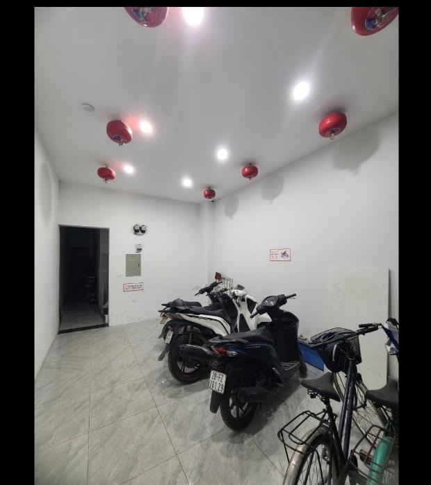 Bán Nhà Mặt Phố Phùng Hưng 108m²x3T: Vị Trí Vàng, Tiềm Năng Đầu Tư