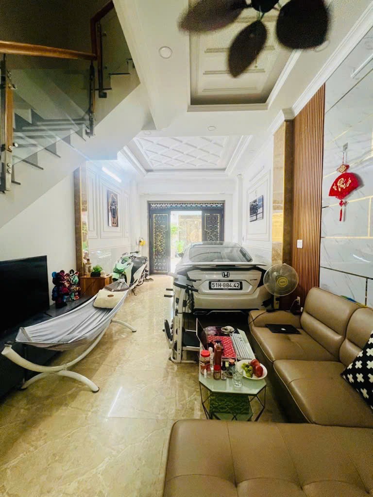 Bán nhà Gò Vấp 64m² - 4 Tầng - Hẻm Xe Hơi - Gần EMart Phan Huy Ích - Giá 6.9 tỷ