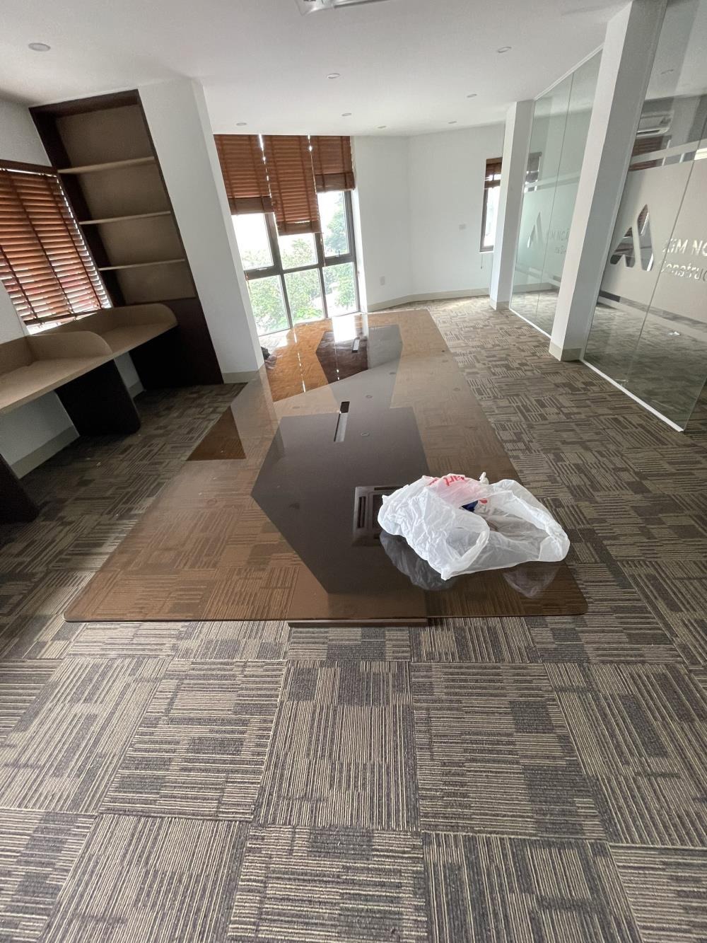 Cho Thuê Biệt Thự Nguyễn Xiển 120m², 5 Tầng, Thang Máy, PCCC - Giá 80 Triệu/Tháng