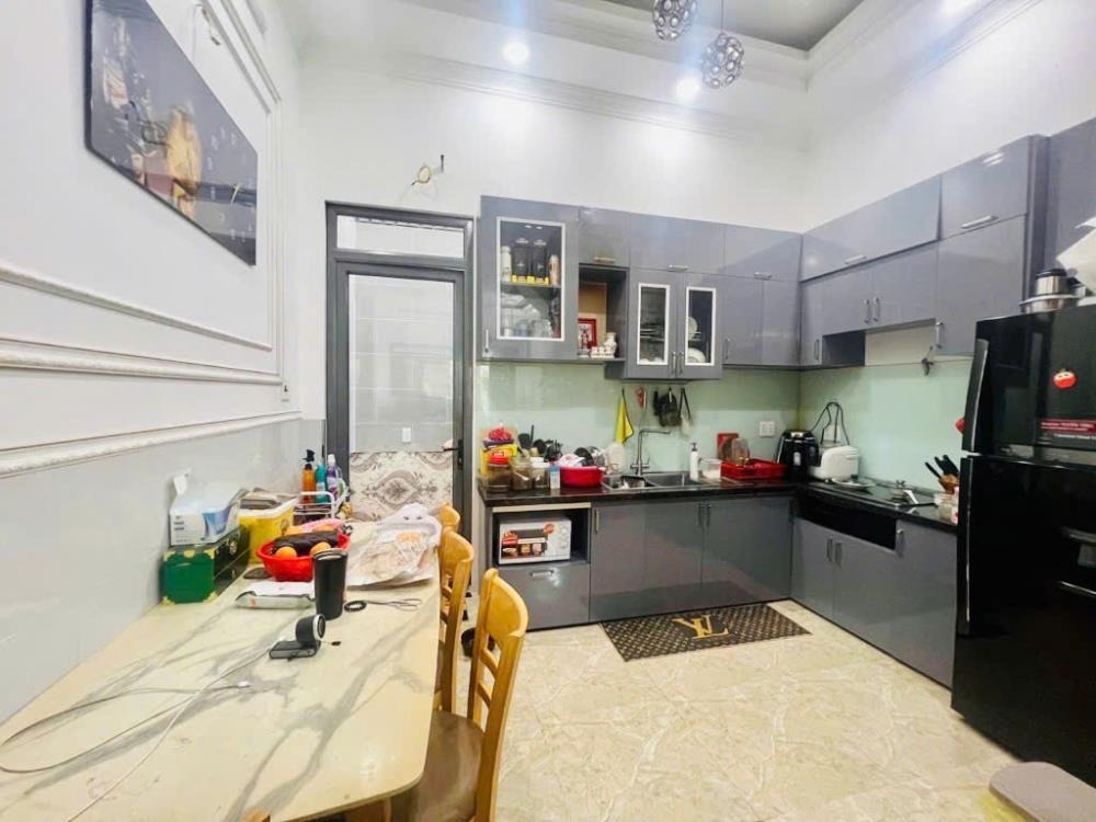 Bán nhà Gò Vấp 64m² - 4 Tầng - Hẻm Xe Hơi - Gần EMart Phan Huy Ích - Giá 6.9 tỷ