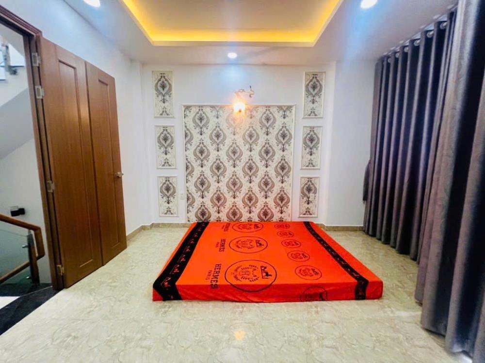 Bán nhà Gò Vấp 64m² - 4 Tầng - Hẻm Xe Hơi - Gần EMart Phan Huy Ích - Giá 6.9 tỷ