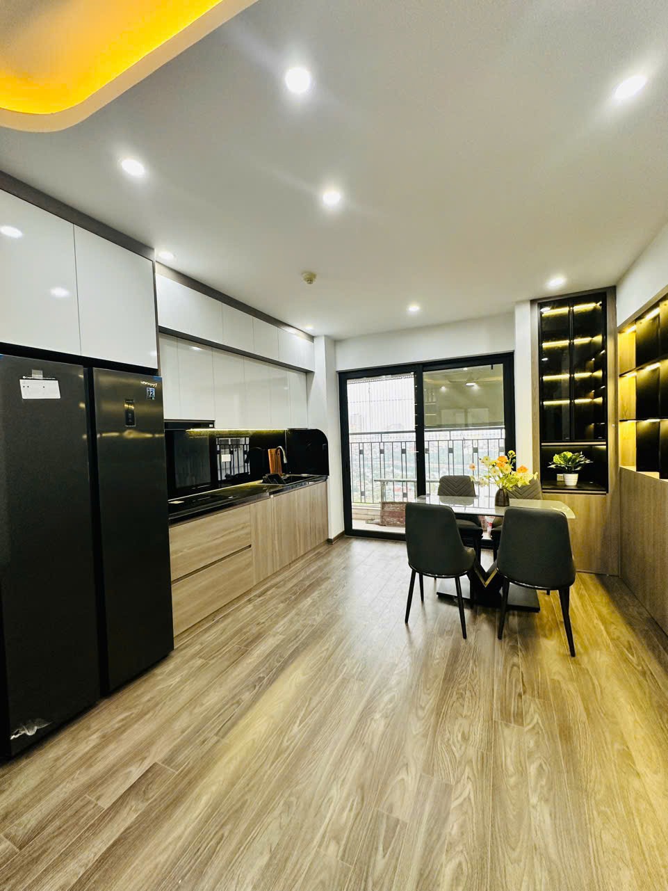 Căn hộ 3PN Đẹp Như Resort - View Hồ Định Công - Giá 4.88 Tỷ