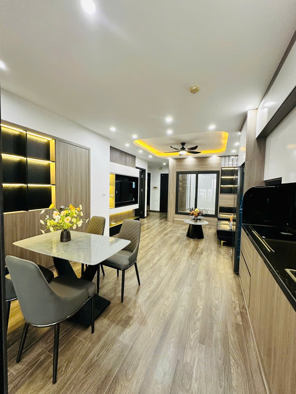 Căn hộ 3PN Đẹp Như Resort - View Hồ Định Công - Giá 4.88 Tỷ