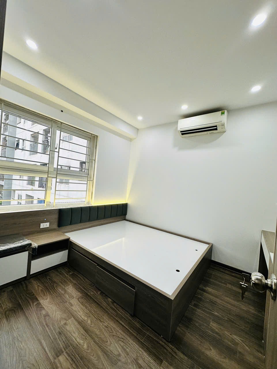 Căn hộ 3PN Đẹp Như Resort - View Hồ Định Công - Giá 4.88 Tỷ