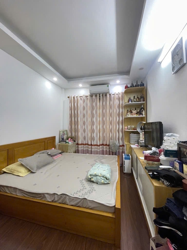 Bán nhà 5 tầng, 6 phòng ngủ - Minh Khai - Đối diện Time City - Ngõ thông