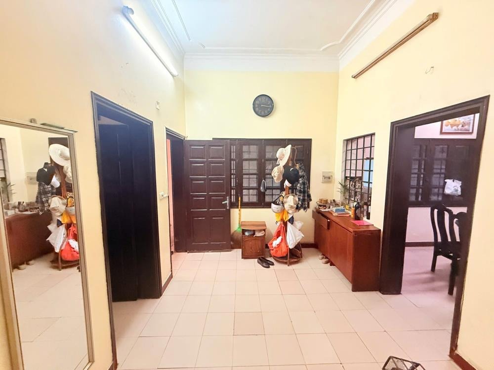 Bán nhà Quận Tây Hồ - 120m2, 4 Tầng, Mặt Tiền - 24.5 Tỷ