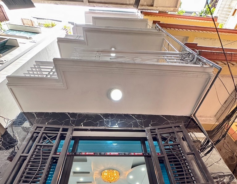 Lô Góc 2 Mặt Thoáng 27m2, 4 Tầng, 6.15 Tỷ - Vị Trí Đắc Địa Hoàng Mai