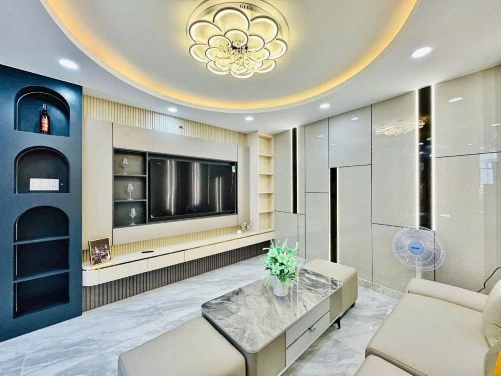 Nhà đẹp 5 tầng, ngay EMart Gò Vấp - 45m2, 6.9 tỷ