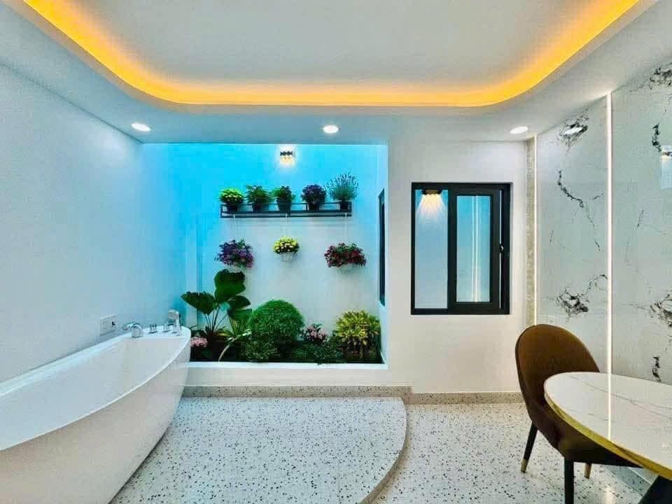 Nhà đẹp 5 tầng, ngay EMart Gò Vấp - 45m2, 6.9 tỷ