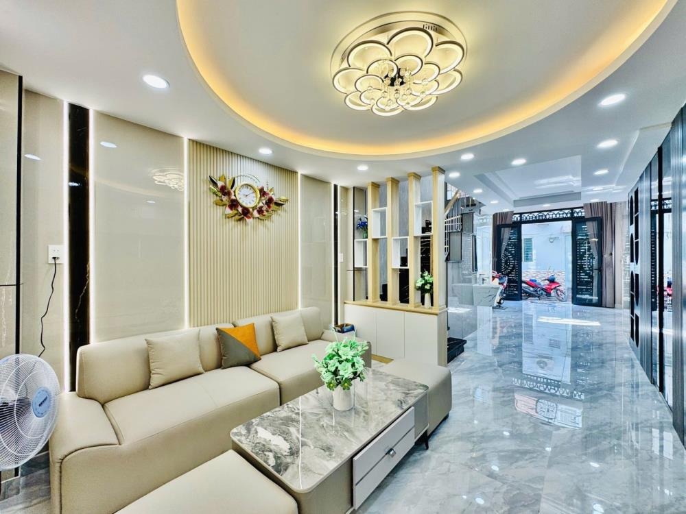 Nhà đẹp 5 tầng, ngay EMart Gò Vấp - 45m2, 6.9 tỷ