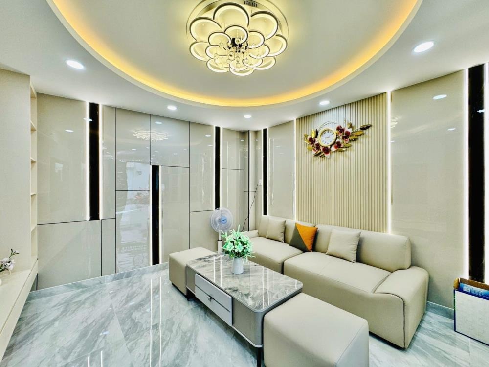 Nhà đẹp 5 tầng, ngay EMart Gò Vấp - 45m2, 6.9 tỷ