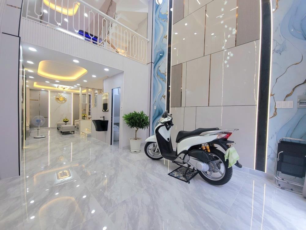 Nhà đẹp 5 tầng, ngay EMart Gò Vấp - 45m2, 6.9 tỷ