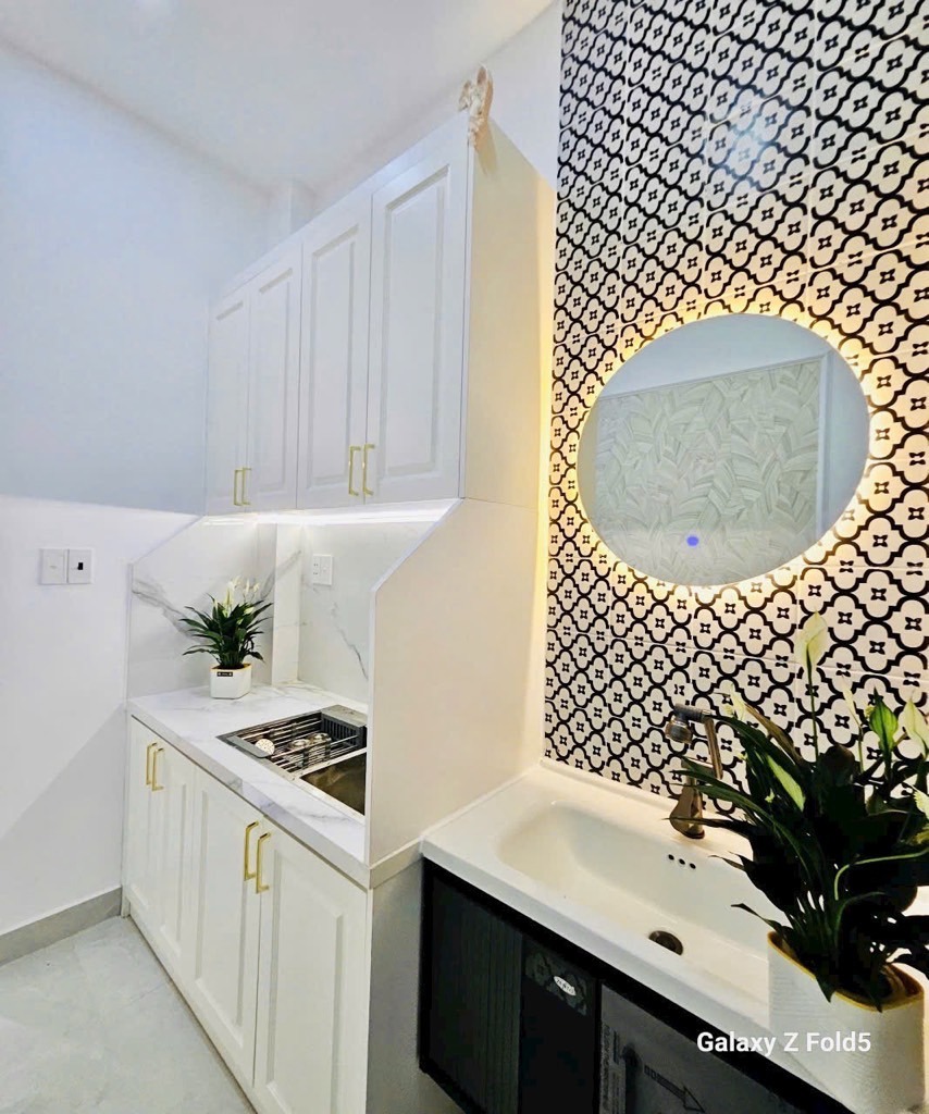 Nhà 3 Tầng Hoàng Văn Thụ: 15m Ra Mặt Phố, Full Nội Thất - Giá 6.45 Tỷ