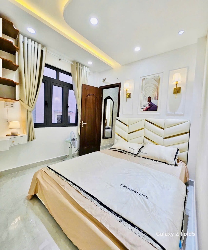 Nhà 3 Tầng Hoàng Văn Thụ: 15m Ra Mặt Phố, Full Nội Thất - Giá 6.45 Tỷ