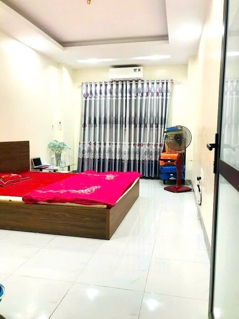 Nhà riêng 36m2, 5 tầng, ô tô đỗ cửa, Lĩnh Nam, Hoàng Mai - Giá Tốt