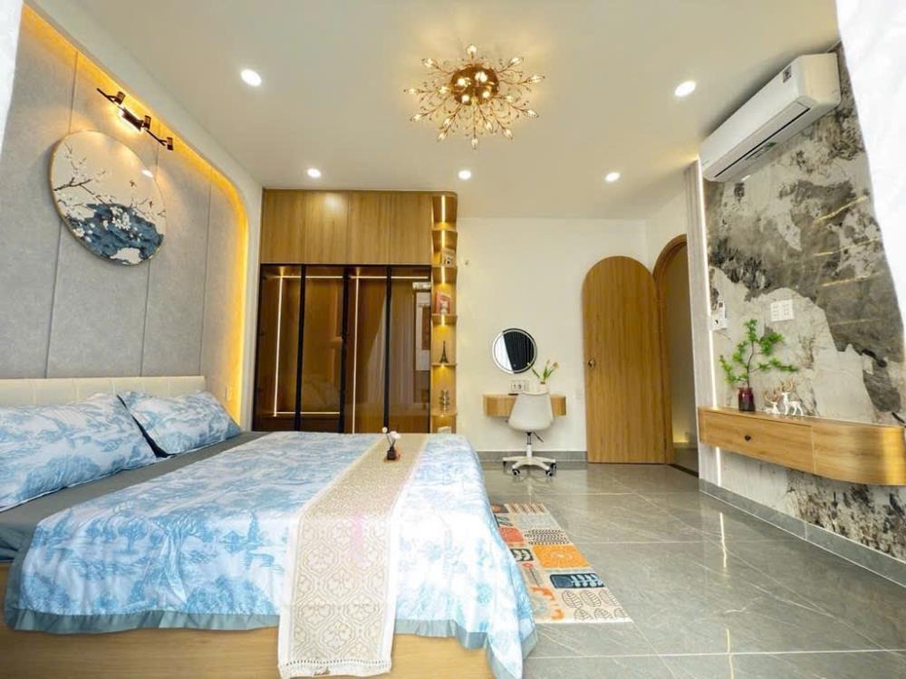 Bán Nhà 4 Tầng, BTCT, 66m2, Hẻm Xe Hơi, Gần ĐH Công Nghiệp Gò Vấp