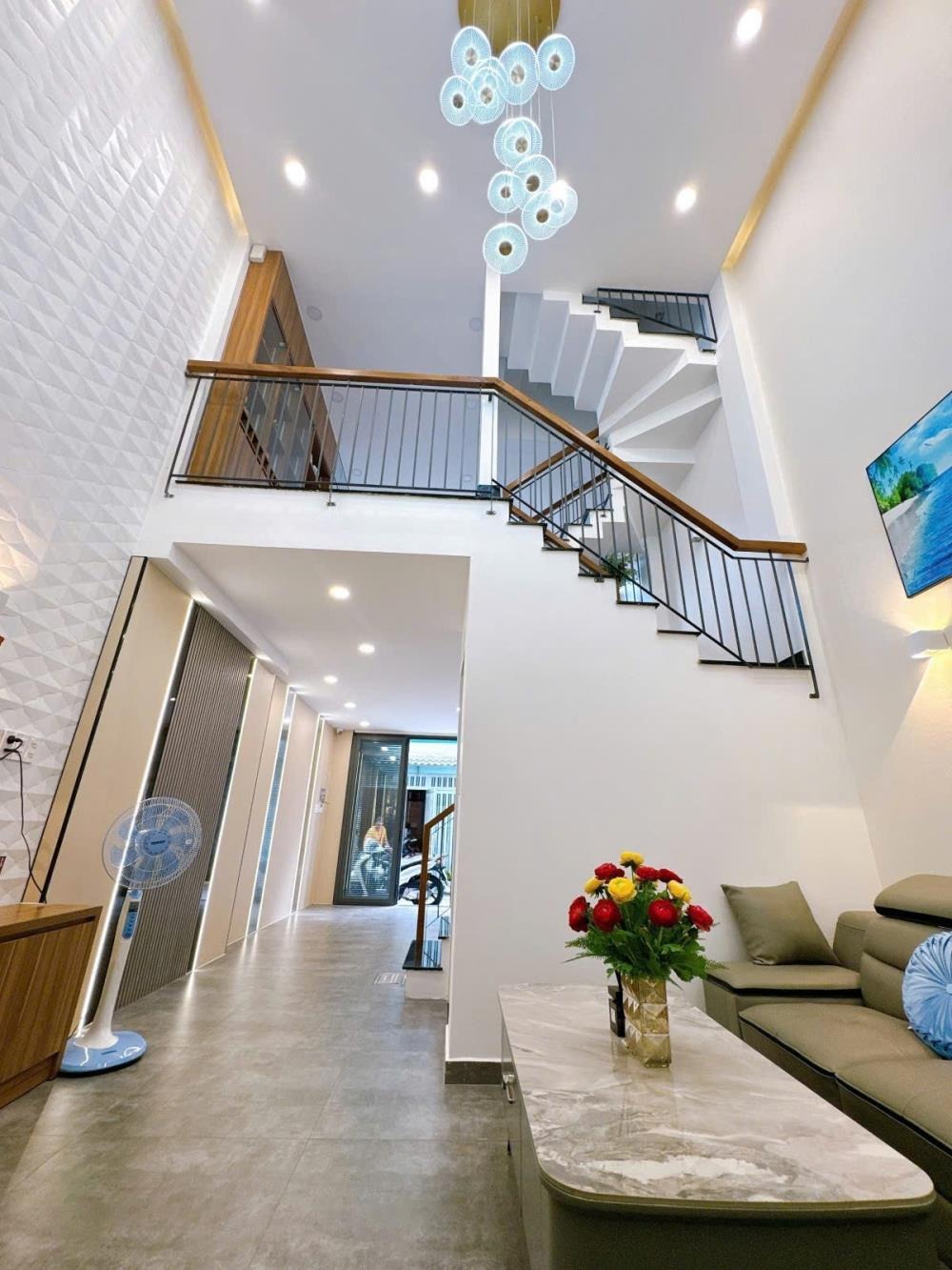 Nhà đẹp 4 tầng, full nội thất - 43m2, vị trí đắc địa Gò Vấp - Giá 6.88 tỷ