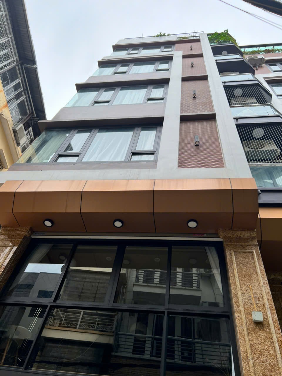 Bán nhà thịnh hành - 64m2 x 8 tầng mới - Mặt tiền 5.1m - Giá 28.9 tỷ