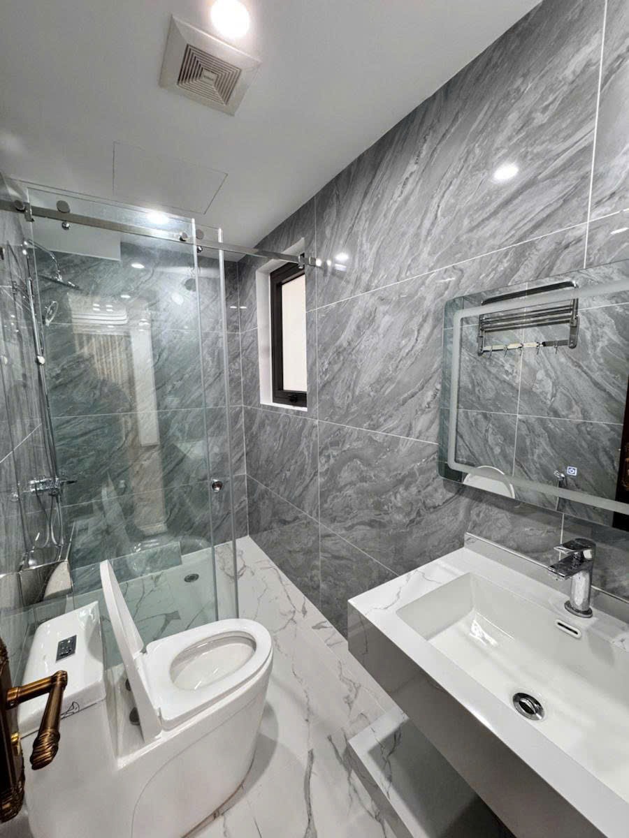 Bán nhà Trần Duy Hưng - 55m2, 6 Tầng, Mới Xây, Giá Tốt