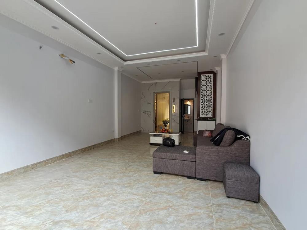 Bán nhà ngõ 68 Cầu Giấy: Thang máy xịn, 6 tầng, 37m²