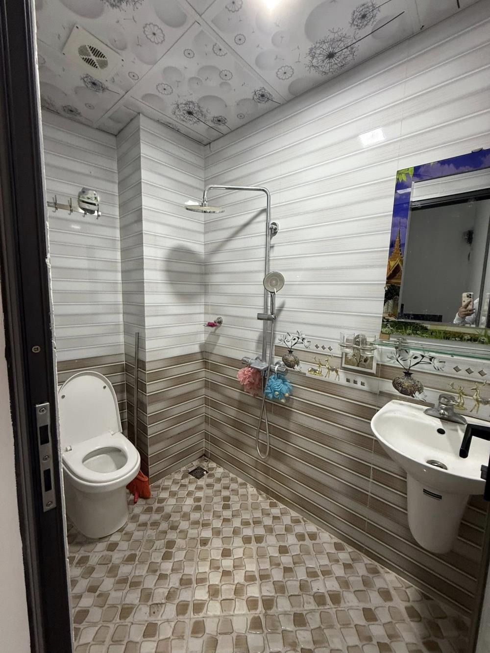 Nhà phố 5 tầng, ngõ nông, 7.4 tỷ - Vị trí đẹp, tiềm năng tăng giá