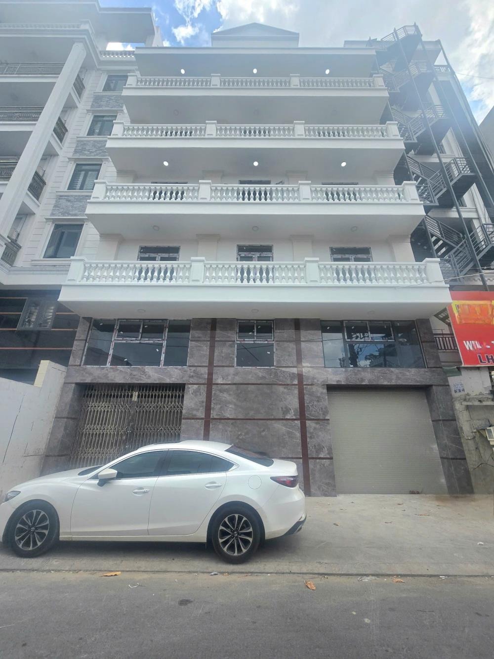 Cho thuê tòa nhà mặt tiền Dương Văn Dương, Tân Phú - 480m2, Đúc 1 Hầm, 5 Tầng
