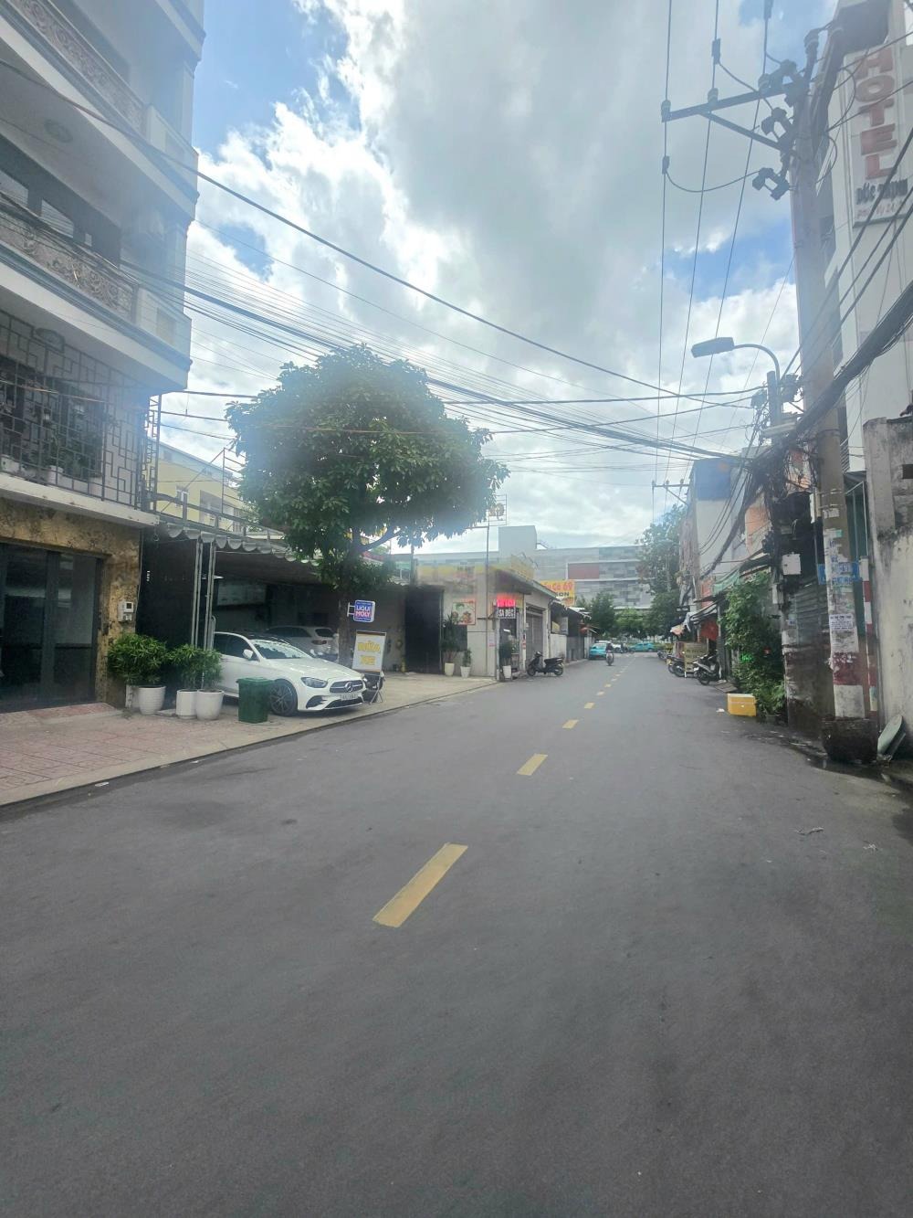 Cho thuê tòa nhà mặt tiền Dương Văn Dương, Tân Phú - 480m2, Đúc 1 Hầm, 5 Tầng