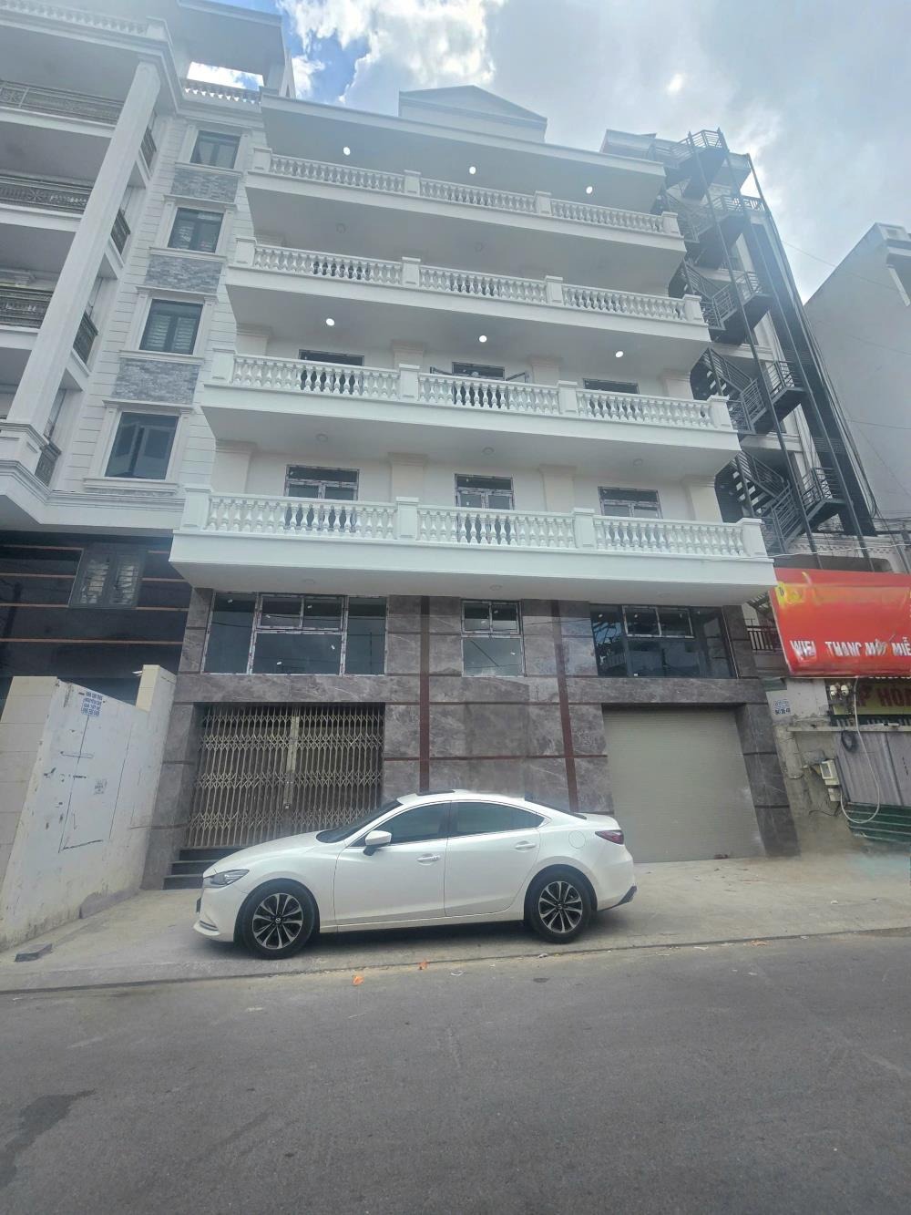Cho thuê tòa nhà mặt tiền Dương Văn Dương, Tân Phú - 480m2, Đúc 1 Hầm, 5 Tầng