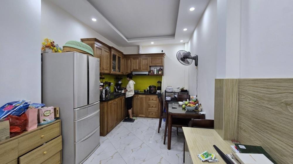 Bán nhà Phan Đình Giót, 5 Tầng, 42m² - Giá 7.95 Tỷ